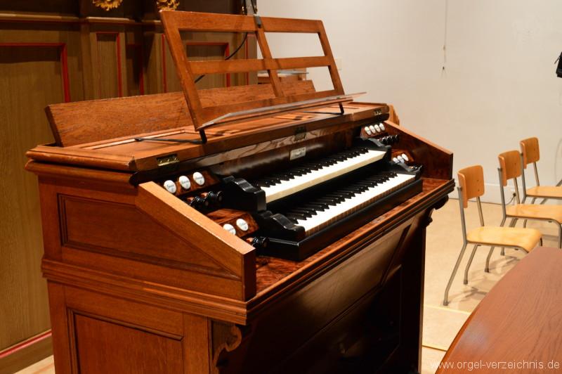 Emmetten St. Theresia und Jakob Spieltisch