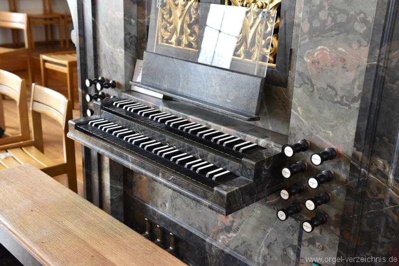 Herznach – St. Nikolaus Orgel Spieltisch