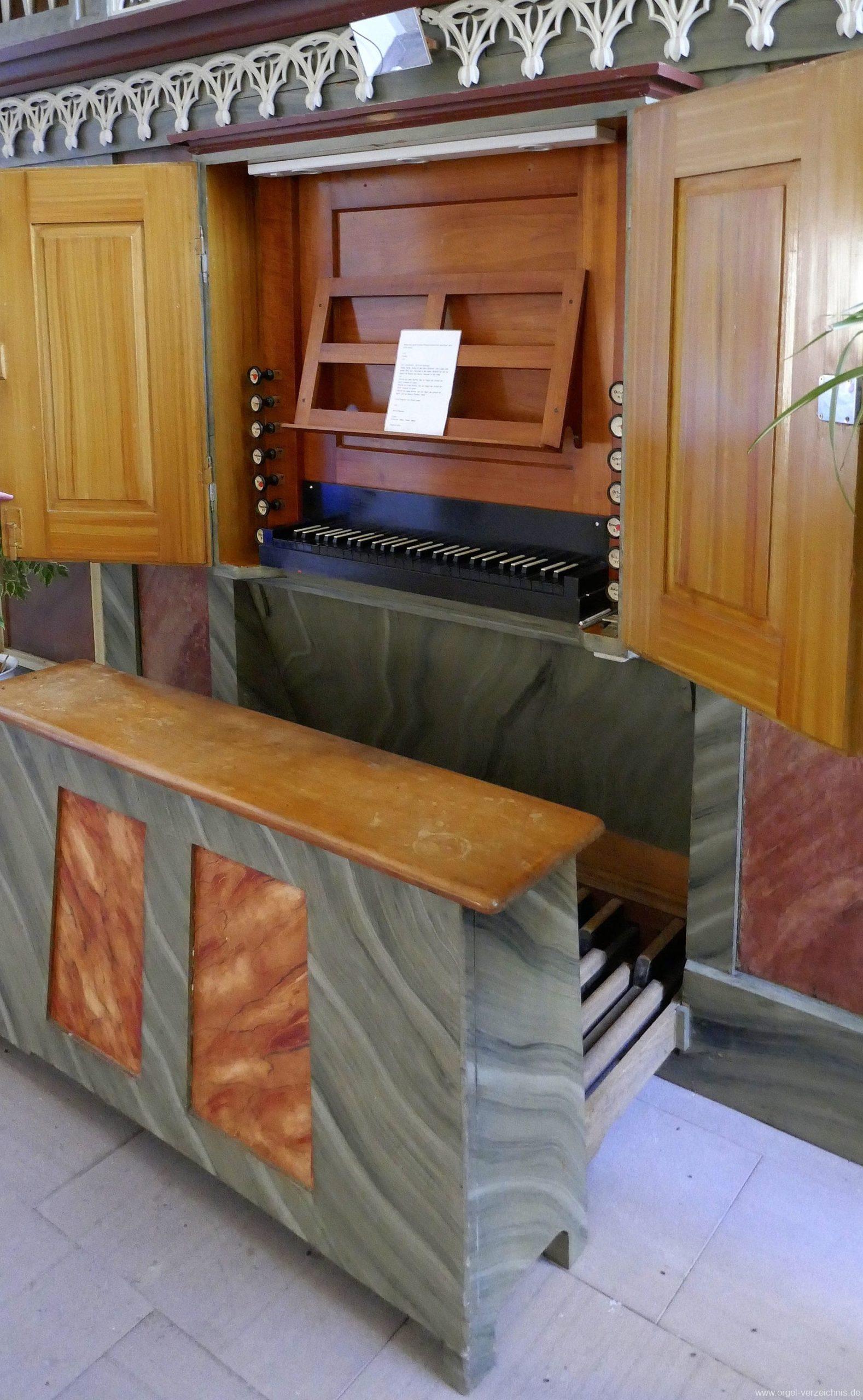 Schliengen Obereggenen Evangelisch kirche Spieltisch und Spielhilfen (2